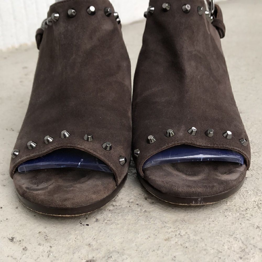 Stuart Weitzman   - Picture 4 of 8
